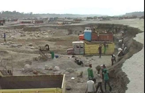 खनिज निकासी