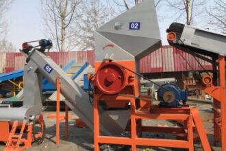 automatic plastic crushing machine