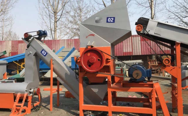 automatic plastic crushing machine