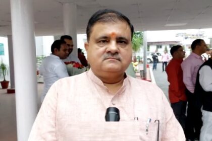 राज्यसभा सदस्य महेंद्र भट्ट