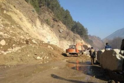 पहाड़ की अवैध कटिंग